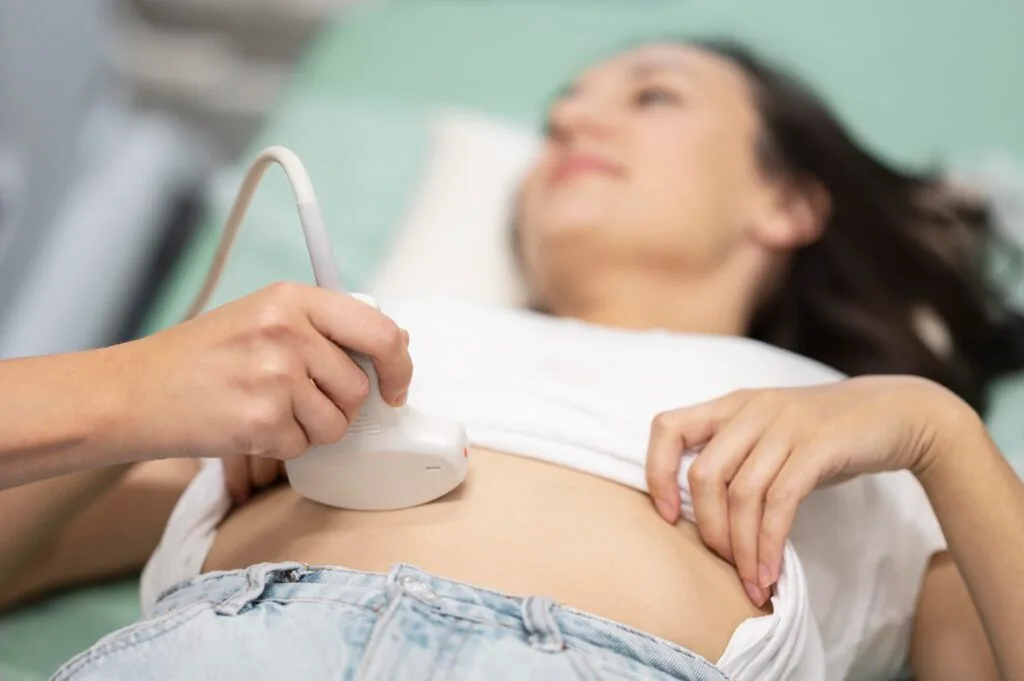 doctor-checking-patients-health doctor-checking-patients-health